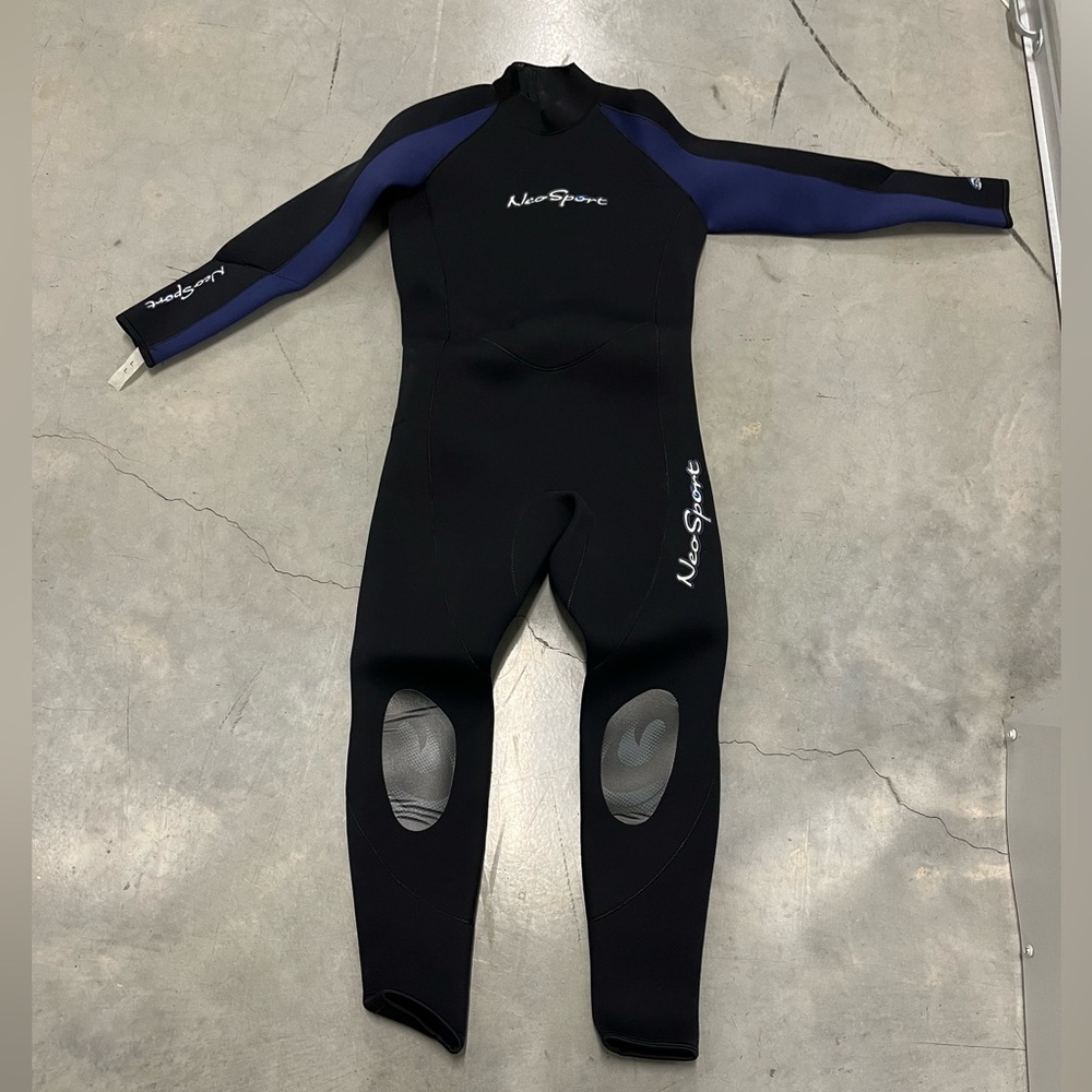 Neosport L 7.5mm wetsuit full body